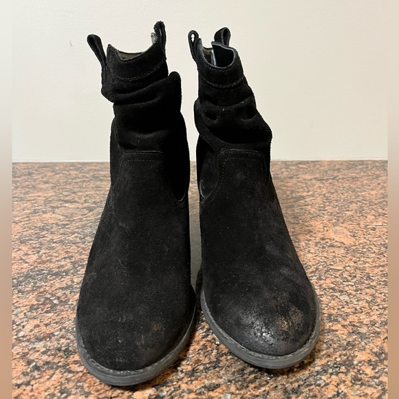 Melrose and Market “Theda” Black Suede Slouch Ankle Boot size 7 - Picture 2 of 8